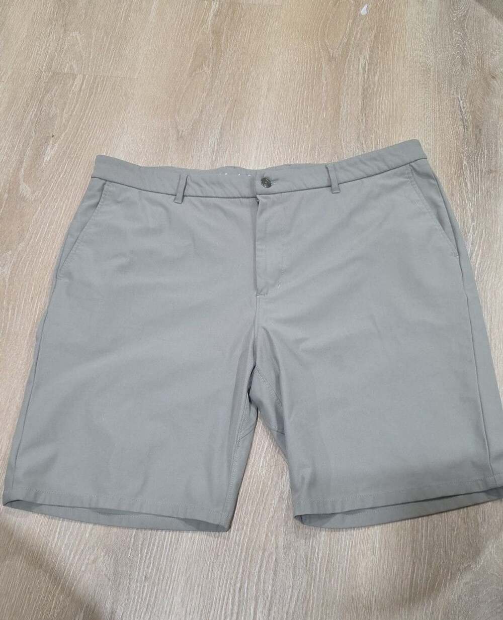 johnnie-O PREP-FORMANCE Performance Golf Shorts Size 40